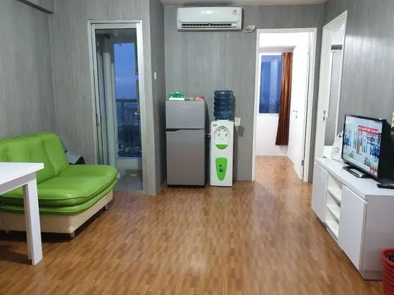 Clean & Comfy Room at Bassura with open view window