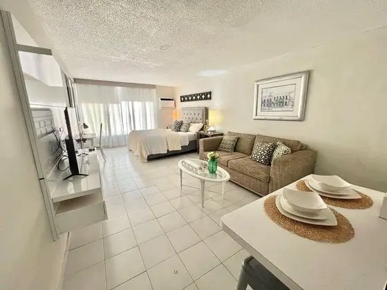 Clean Studio Condo With Free Parking Near T-mobile - Yerinde Yemek