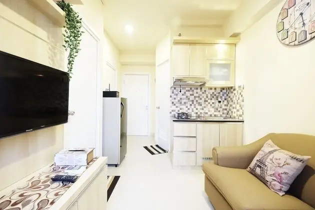 Clean And Tidy Green Pramuka Apartement