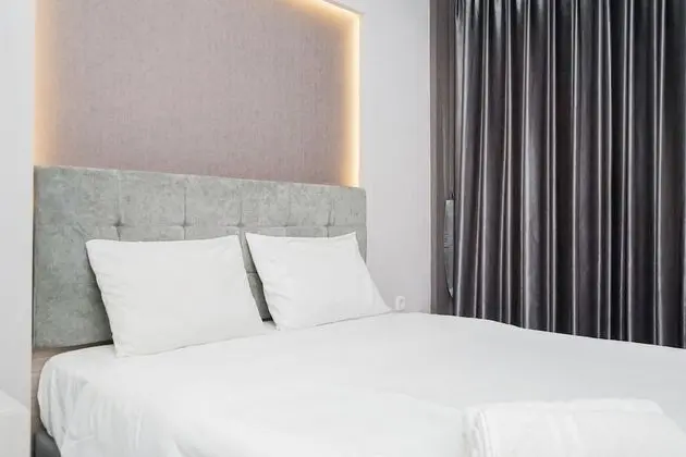 Clean and Tidy Studio Room at Tree Park Apartment