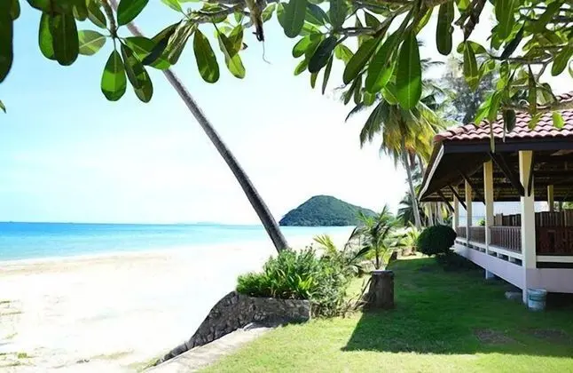Cleanwave Resort Chumphon - Plaj