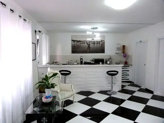 Clelia's Boutique Rooms & Suites - Lobi