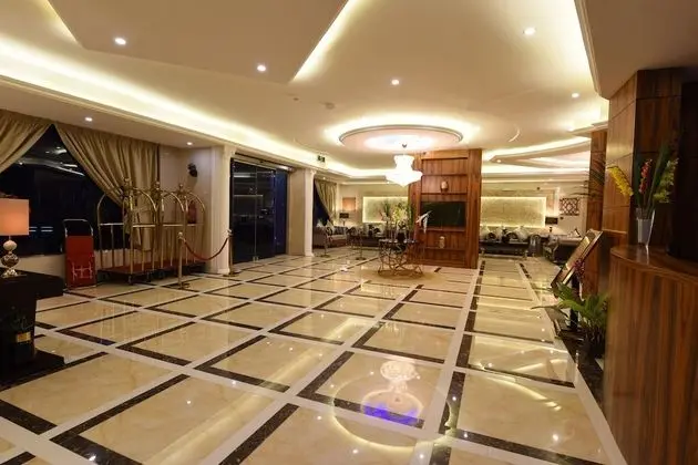 Clemence Hotel Suites - Lobi