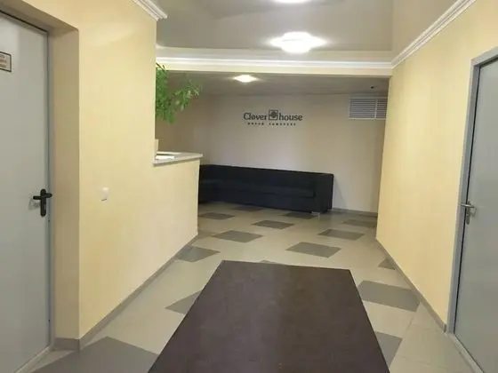 Clever House Apartments - Lobi