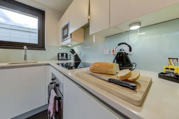 Cleyro Serviced Apartments-Finzels Reach - Mutfak