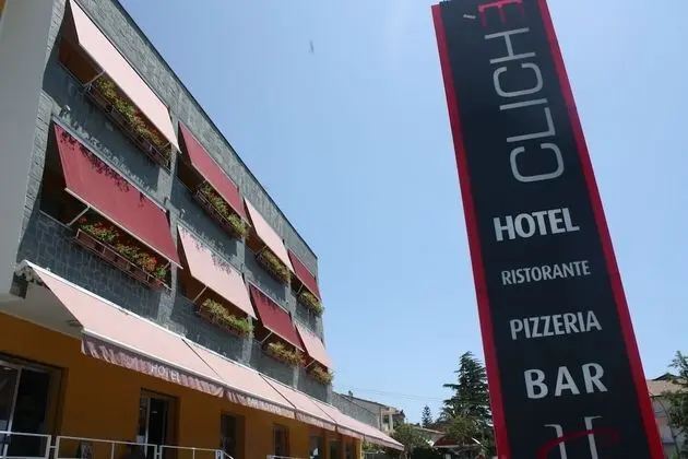 Hotel Cliché