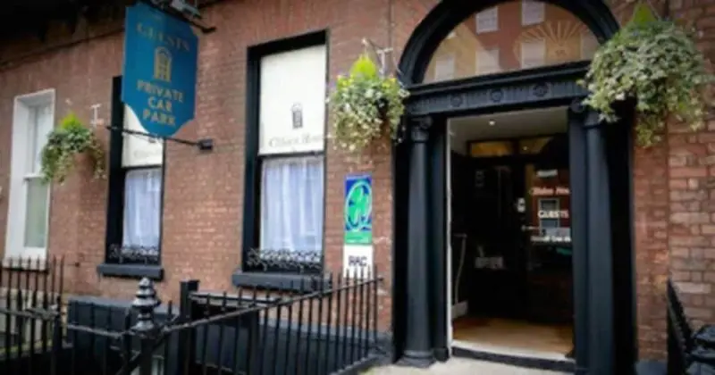 Clifden House by Nina