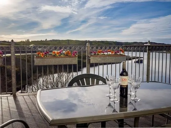 Clifden White Heather