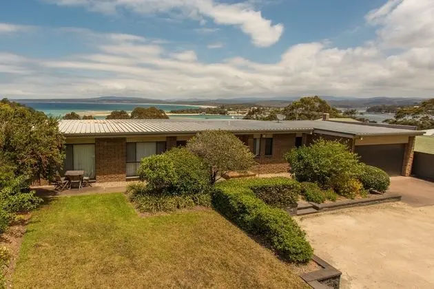 'Cliff 64' Cliff Top Home