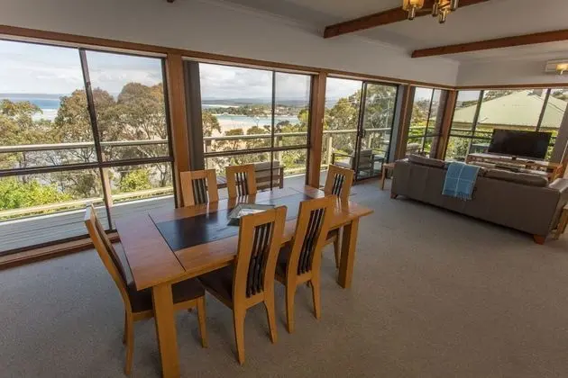 'Cliff 64' Cliff Top Home - Oda Düzeni