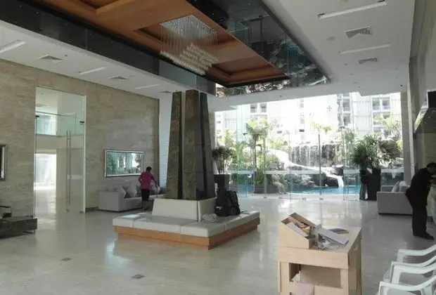 The Cliff Condominium Floor 10th Number 1007 - Lobi