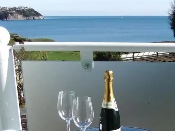 Cliff Court Apartments - Oda Manzaraları