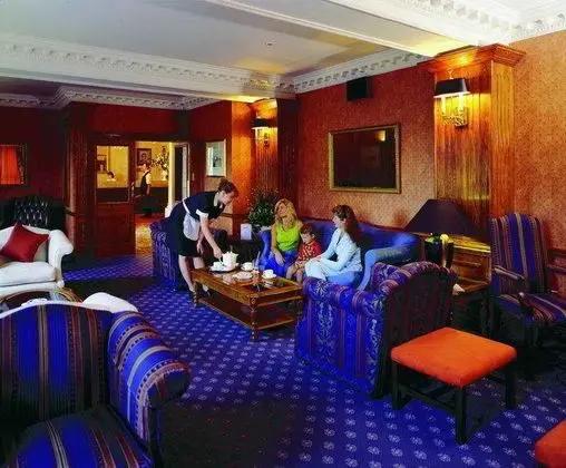 Cliff Hotel - Lobi