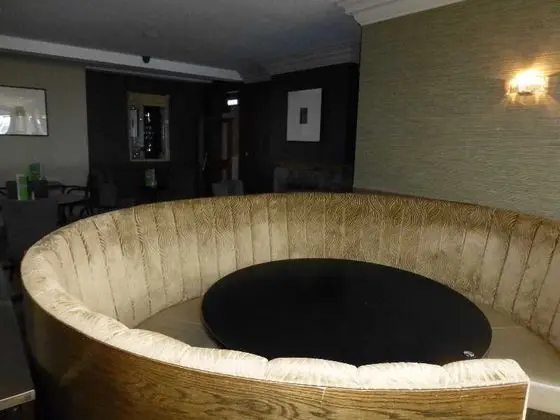 Cliff Hotel - Oda