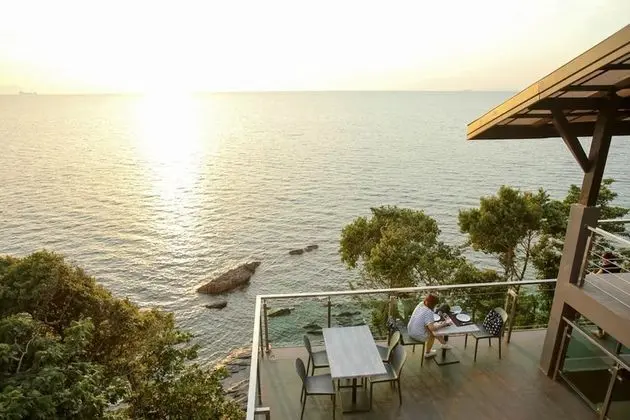 Cliff Lanta Suite