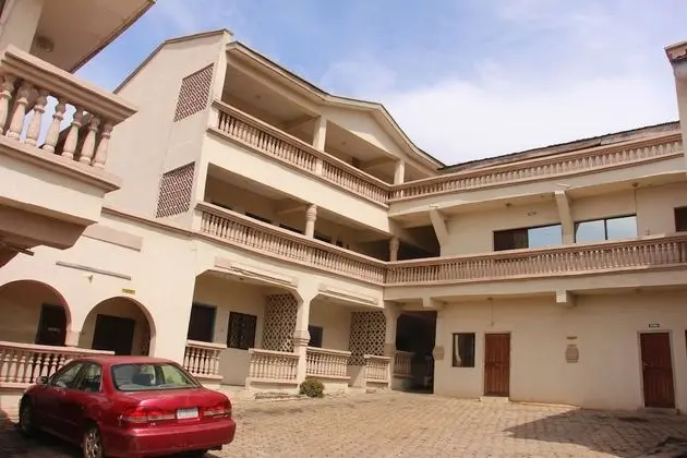 Cliff Hotel & Lounge - 1