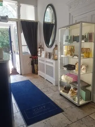 Cliff Townhouse - Lobi