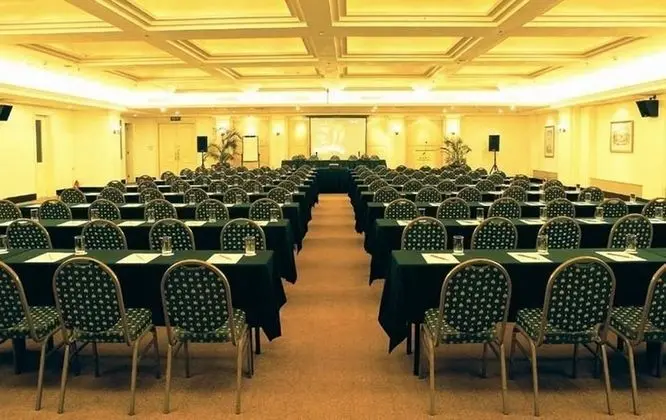 Clifford Hotel Resort Centre Panyu - İş / Konferans