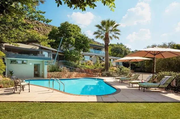 The Cliffside Boutique Getaway - 1