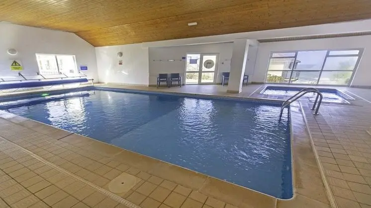 Clifton Court Apt 19 With Heated Pool - Havuz