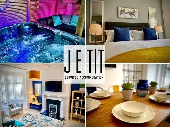 Clifton HOT TUB House by Jett Accommodation