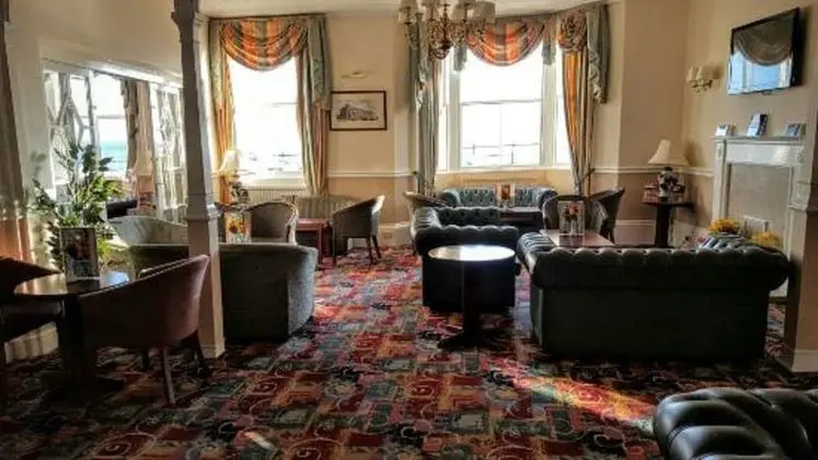 The Clifton Hotel - Lobi