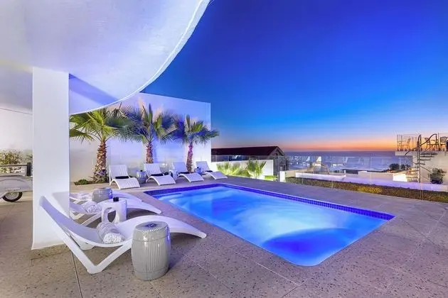 Clifton Sea View Apartments - Havuz