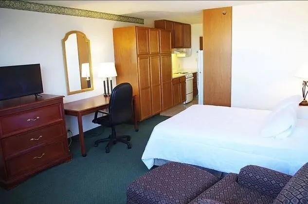 Clive Hotel & Suites - Oda