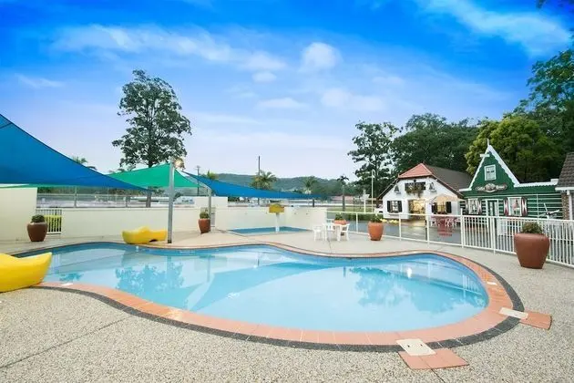 Clog Barn Caravan Park - Havuz