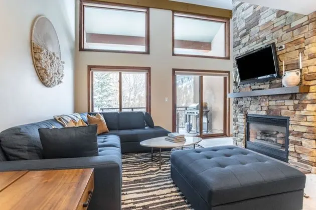 Cloud 9 by Avantstay Located at the Base of Vail Ski Resort w/ Community Pool & Hot Tub