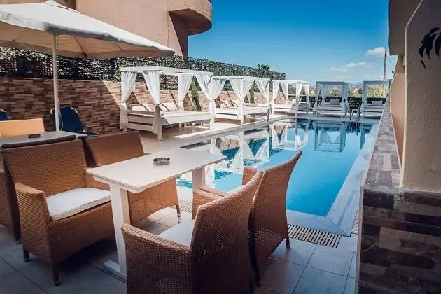 Hotel Cloud 9