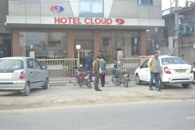 Hotel cloud 9