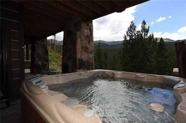 Cloud Peak Vista Peak 7 Private Home with Hot Tub