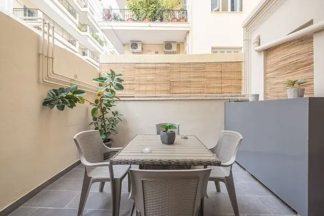 Cloudkeys Spacious Family Home in Thisio