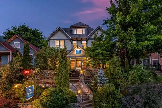 Cloudside Inn