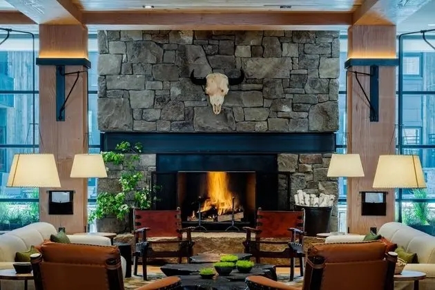 The Cloudveil, Autograph Collection