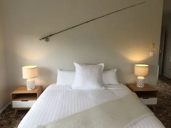Clover Downs - Oda