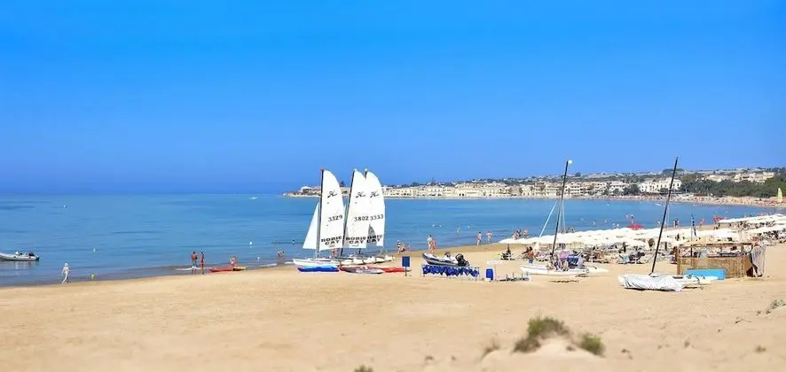 Hotel Club Baia Samuele - Plaj