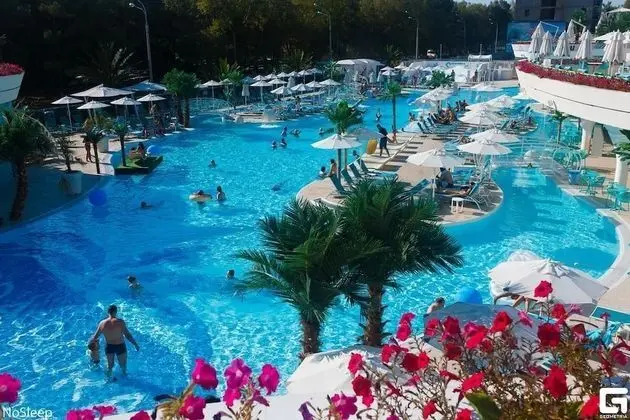 Club-hotel Bora-Bora - Havuz
