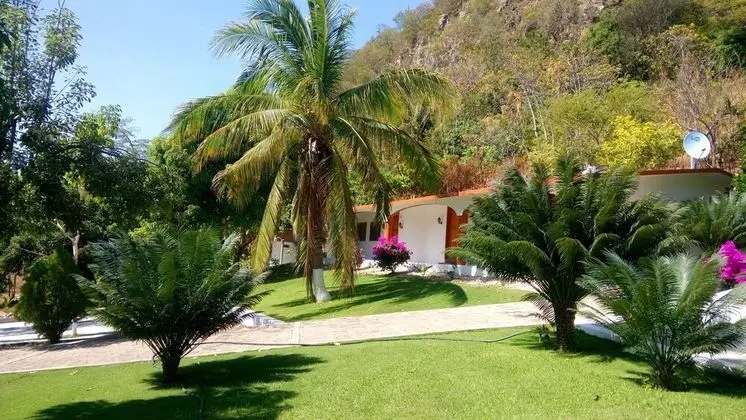 Hotel & Club Campestre Altos Paraiso - Dış Mekan