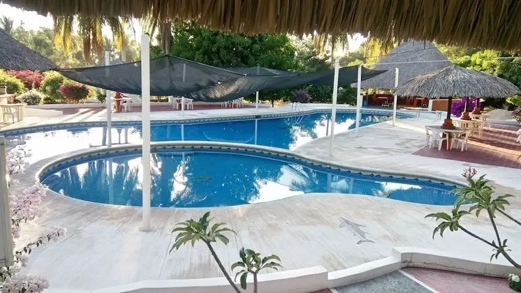 Hotel & Club Campestre Altos Paraiso - Havuz