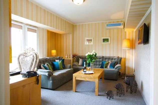 Club Hotel Dostuk
