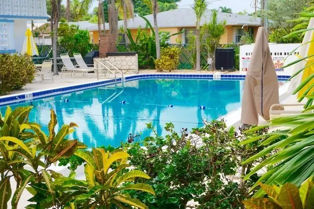 Club Lux Resort By the Beach - Havuz