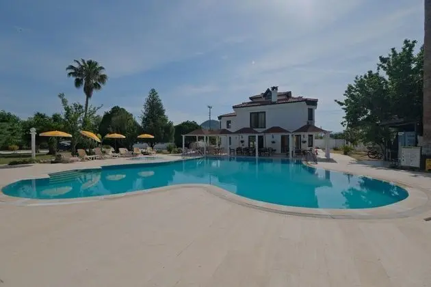 Club Mel Holiday Resort