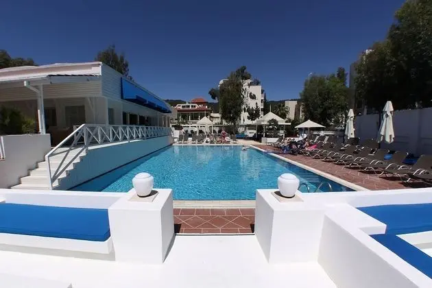 Club Munamar Beach Resort - Havuz