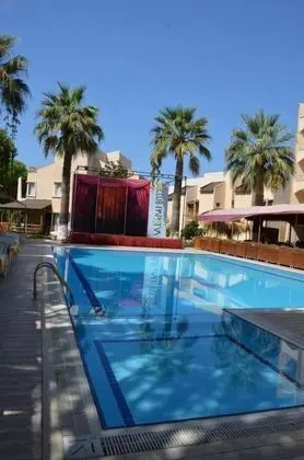 Club Papatya Hotel - Açık Havuz