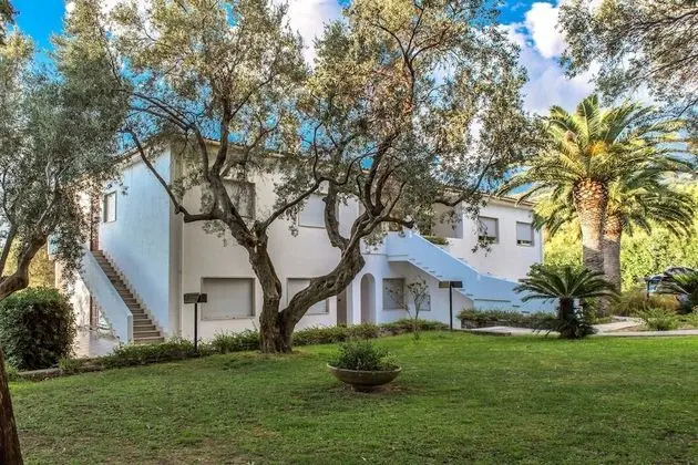 Club Residence La Castellana - Dış Mekan