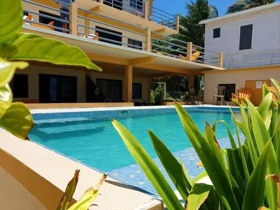Club Rooms At Popeyes Beach Resort - Havuz