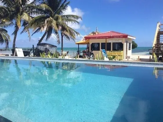 Club Rooms At Popeyes Beach Resort - Plaj