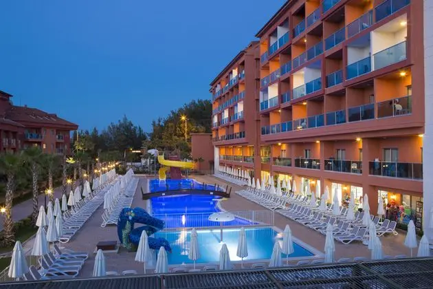 Club Side Coast Hotel